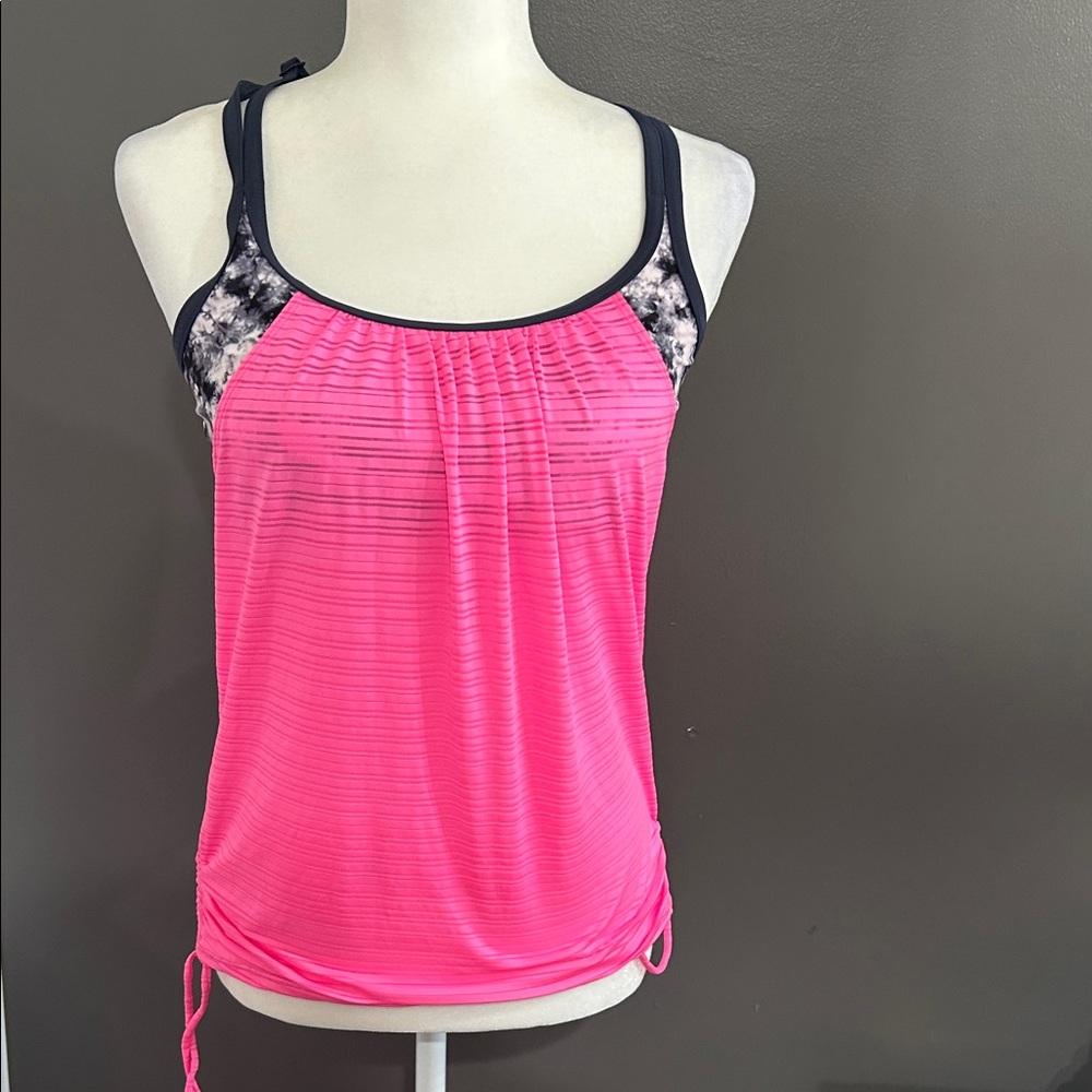 Zeroxposur Pink and Black Women's Athletic Top